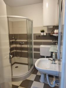 Kúpeľňa v ubytovaní Villa Lucia - Apartments&Rooms + 37 fotografií
