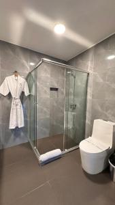 Koupelna v ubytování Serenzza Hotel
