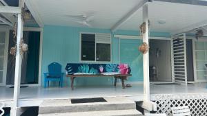 Posezení v ubytování LE FARE BLEU Tiputa Rangiroa