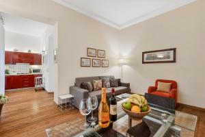 Η κουζίνα ή μικρή κουζίνα στο GOLDEN LUXE - 2 camere con vista sul Duomo