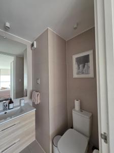 Koupelna v ubytování A pasos del Mall Parque Arauco, Vista Maravillosa 2604