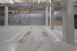 an empty parking lot in a parking garage at Yoga Zen, apartament z tarasem i widokiem na park in Łódź