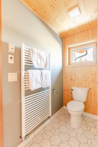 Phòng tắm tại Alps #201- LEED Gold Certified +28 ảnh