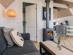 Kuchyň nebo kuchyňský kout v ubytování Holiday home Karrebæksminde XLVII