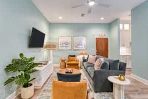 Televiisor ja/või meelelahutuskeskus majutusasutuses 61 Spanish St. Unit B