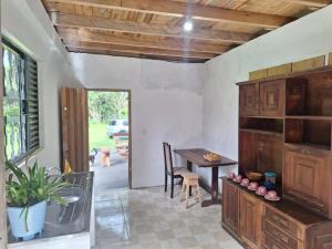 Kuchyň nebo kuchyňský kout v ubytování Paraíso das águas