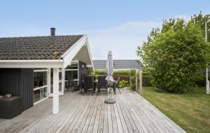 Zahrada ubytování Three-Bedroom Holiday Home In Assens