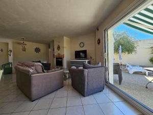 Posedenie v ubytovaní Villa confortable avec jardin - animaux sur demande - FR-1-476-193