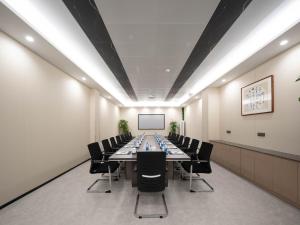Zona de negocis o sala de conferències de 义乌君忆云澜国际酒店 Yiwu Junyi Yunlan International Hotel