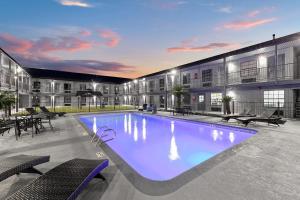 Bazén v ubytování Baymont by Wyndham San Antonio Near Lackland AFB nebo v jeho okolí