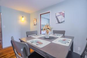 Afbeelding uit fotogalerij van Charming 2 Bed Room in Cleveland in Cleveland Heights