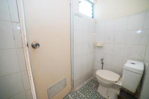 Vannituba majutusasutuses Cibubur Village Apartment Kaisar Property by MHM
