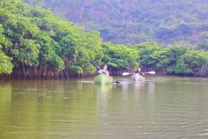 Imagen de la galería de Căn hộ 2 ban công view núi view biển tại Cát Cò 2, en Cat Ba
