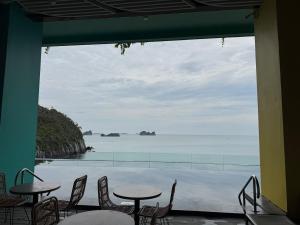 Imagen de la galería de Căn hộ 2 ban công view núi view biển tại Cát Cò 2, en Cat Ba 41 fotos más