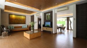 Et tv og/eller underholdning på Villa Maisha by REJA Villas