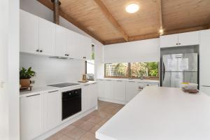 Køkken eller tekøkken på Garden Cottage - Somers + 13 billeder