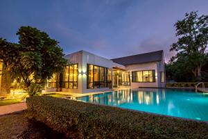 Πισίνα στο ή κοντά στο Penny - Farthing Pool Villa