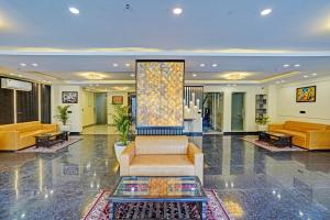 Posezení v ubytování Hotel Caves Plaza Inn Near Delhi Airport