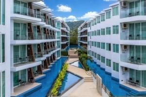Bazén v ubytování The Beachfront Hotel Phuket nebo v jeho okolí