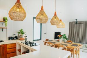 Η κουζίνα ή μικρή κουζίνα στο Villa Enam