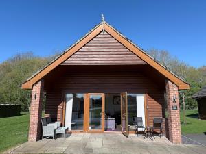 Το κτήριο όπου στεγάζεται  η παραθεριστική κατοικία