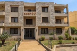 O edifício em que o apartamento se localiza