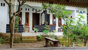 Κήπος έξω από το Odentick Homestay +8 φωτογραφίες