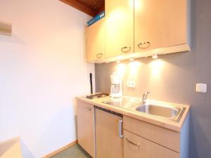 Kuchnia lub aneks kuchenny w obiekcie Spacious Apartment near Ski Area in Mittersill