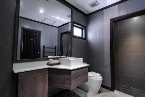 Koupelna v ubytování Naiya Buree Boutique Resort