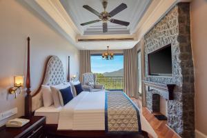Fortune Select Forest Hill, Kasauli - Member ITC Hotels' Group客房内的一张或多张床位