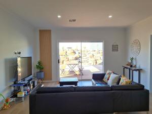 Foto dalla galleria di Azure Haven Holiday Home a Port Hughes