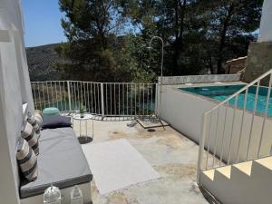 The swimming pool at or close to Casa Trece