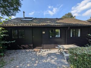 Tòa nhà nơi nhà gỗ tọa lạc