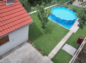 Bazén v ubytování Apartment Ljubica nebo v jeho okolí