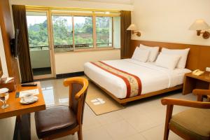 Letto o letti in una camera di SanGria Resort And Spa