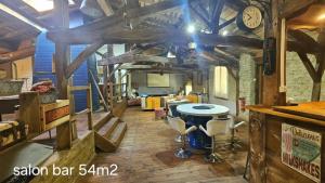 Zdjęcie z galerii obiektu Gîte des écuries de la paguere w mieście Aurignac