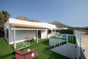 een weergave van een villa met zwembad bij Villa Lilibeth in San Vito lo Capo