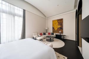 Μια τηλεόραση ή/και κέντρο ψυχαγωγίας στο Louie Castle Sycamore Hotel