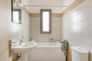 A bathroom at Villa Helios
