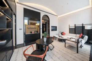 Η κουζίνα ή μικρή κουζίνα στο Louie Castle Sycamore Hotel