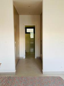 Fotografie z fotogalerie ubytování Cozy 2 bedroom apartment, Almadies v destinaci Dakar