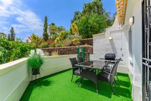 Ein Garten an der Unterkunft Romantic Apartment in Windsor Park