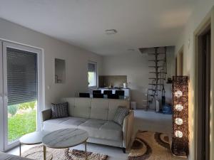 Kuchyň nebo kuchyňský kout v ubytování Holiday home Una - H