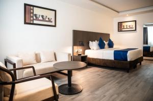 Alisa Hotel North Ridge的休息区