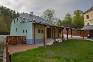 Budova, kde se vila nachází
