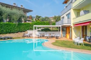 Bazén v ubytování Hotel Alessandra nebo v jeho okolí
