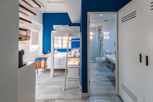 Un baño de The Freedom Hotel
