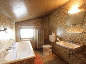 Kúpeľňa v ubytovaní Spacious Apartment near Ski Area in Mittersill + 37 fotografií