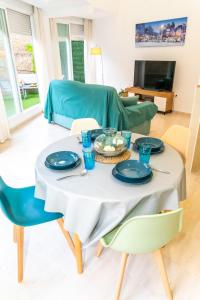 Posezení v ubytování Duplex Sereno 18 | Piscina, Garaje, Jardín y Playa