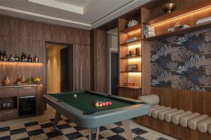 Una mesa de billar en Anantara Palais Hansen Vienna - newly renovated